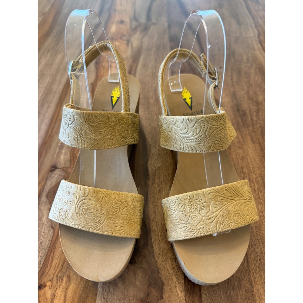Volatile Tan Floral Embossed Wedge Sandals Womens Size 8 Cork Heel UQ001 Beige